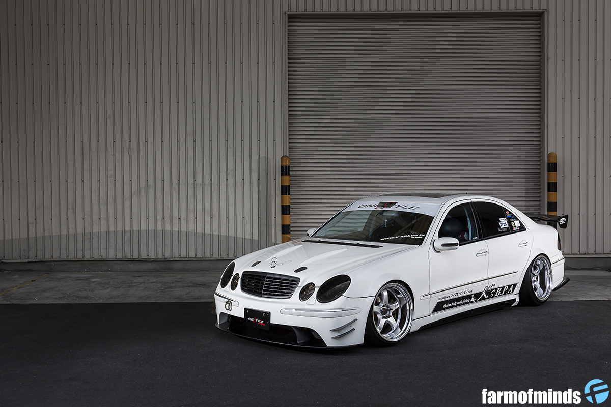 Mercedes-Benz-E-Class-W211-6