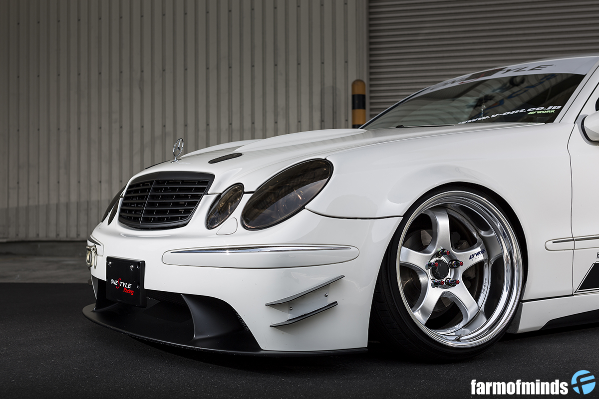 Mercedes-Benz-E-Class-W211-7